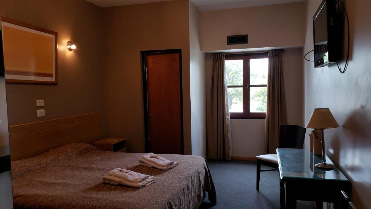 Hotel Lazaro บียาเมอร์เซเดส ภายนอก รูปภาพ