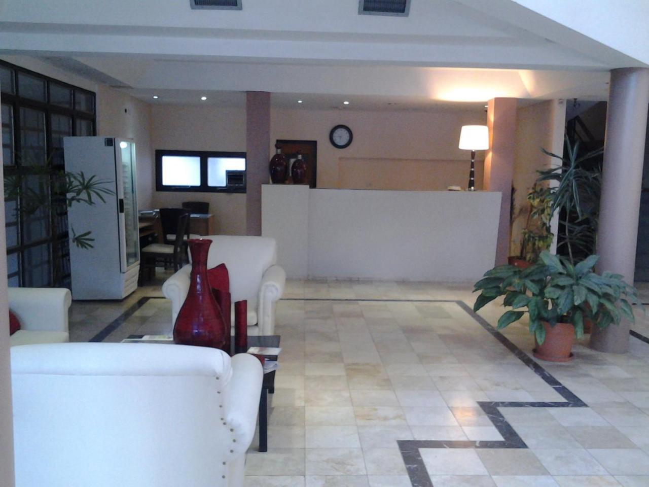 Hotel Lazaro บียาเมอร์เซเดส ภายนอก รูปภาพ