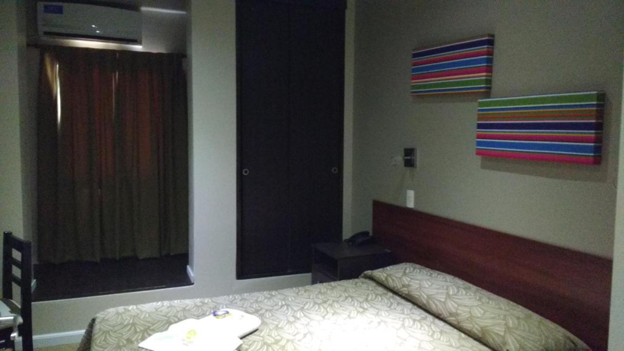 Hotel Lazaro บียาเมอร์เซเดส ภายนอก รูปภาพ