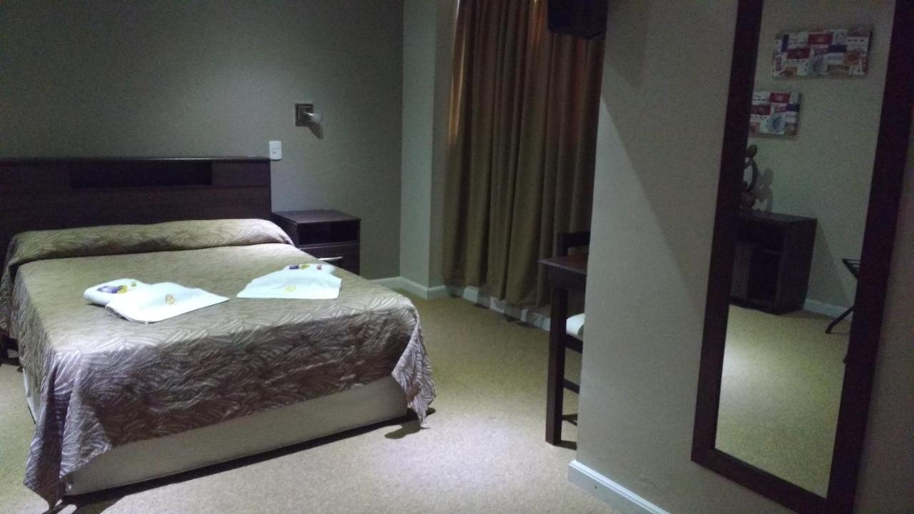 Hotel Lazaro บียาเมอร์เซเดส ภายนอก รูปภาพ